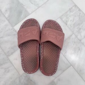 APL TechLoom Knit Slide Sandals Dusty Rose Size 6